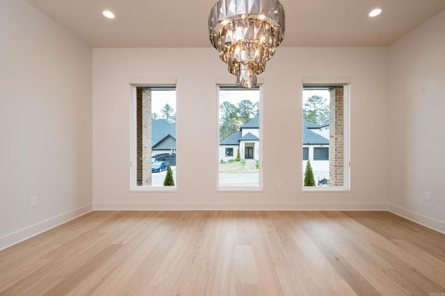 220 Abington Circle, Little Rock, AR 72223