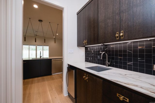 220 Abington Circle, Little Rock, AR 72223