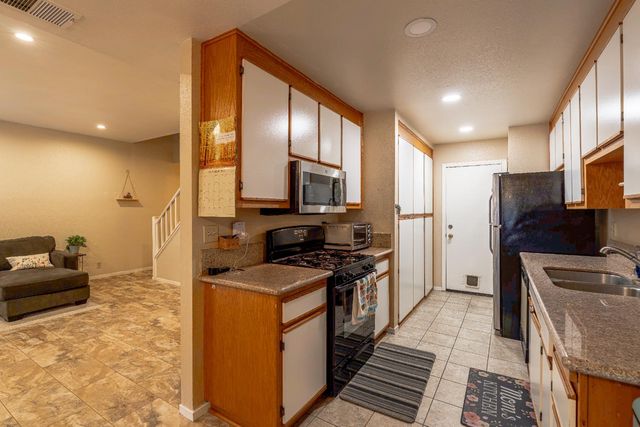 4814 Courtland Ln, Carmichael, CA 95608