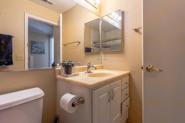 4814 Courtland Ln, Carmichael, CA 95608