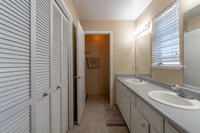 4814 Courtland Ln, Carmichael, CA 95608