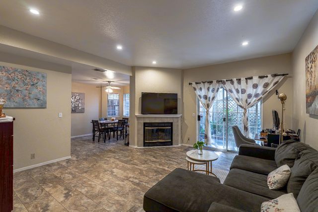 4814 Courtland Ln, Carmichael, CA 95608