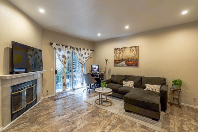 4814 Courtland Ln, Carmichael, CA 95608