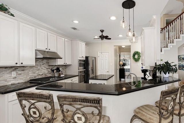 62 N Linton Ridge Cir, The Woodlands, TX 77382