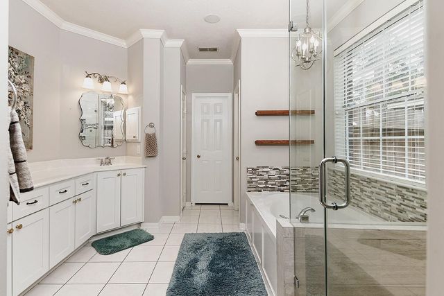 62 N Linton Ridge Cir, The Woodlands, TX 77382
