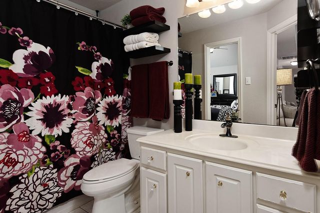 62 N Linton Ridge Cir, The Woodlands, TX 77382