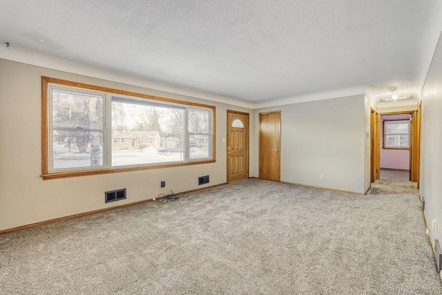 2196 Howard Court, Saint Paul, MN 55119