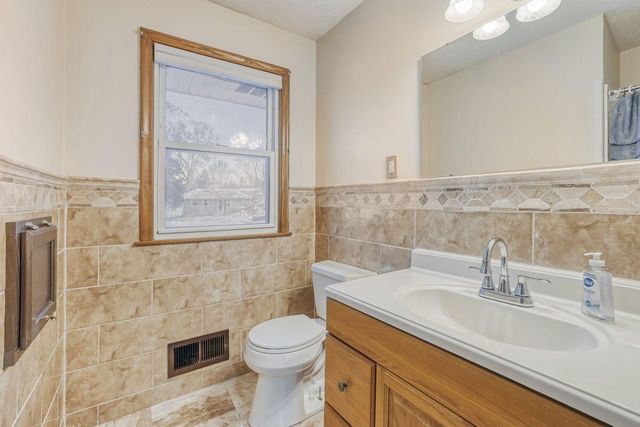 2196 Howard Court, Saint Paul, MN 55119