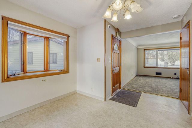 2196 Howard Court, Saint Paul, MN 55119