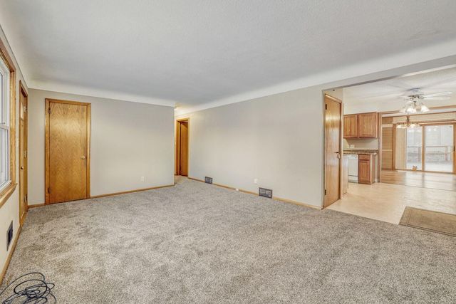 2196 Howard Court, Saint Paul, MN 55119