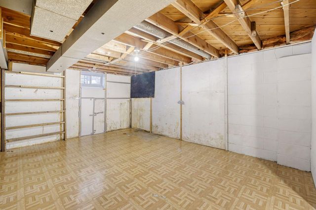 2196 Howard Court, Saint Paul, MN 55119