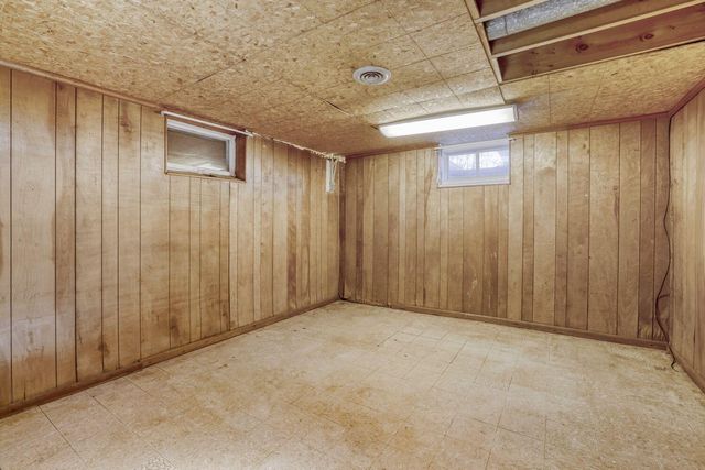 2196 Howard Court, Saint Paul, MN 55119