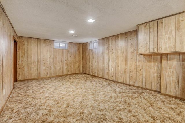 2196 Howard Court, Saint Paul, MN 55119