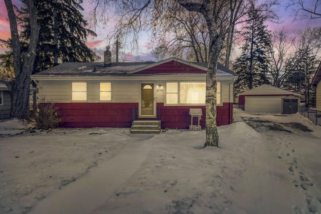 2196 Howard Court, Saint Paul, MN 55119