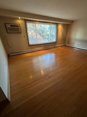 1531 Bonnie Brae Place 7, River Forest, IL 60305