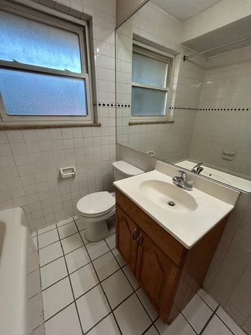 1531 Bonnie Brae Place 7, River Forest, IL 60305