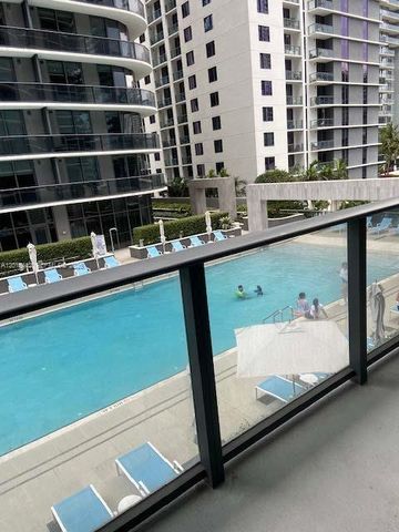 45 SW 9th St 1007, Miami, FL 33130