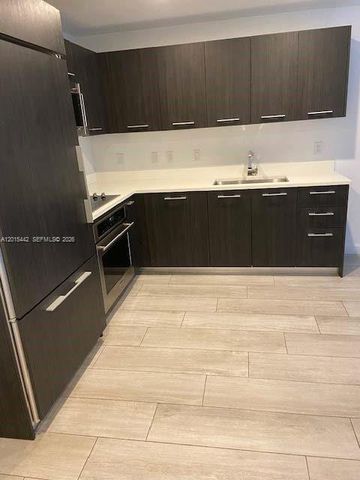 45 SW 9th St 1007, Miami, FL 33130