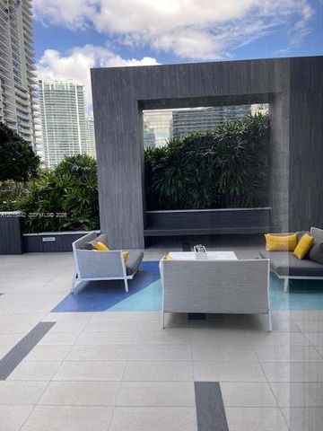 45 SW 9th St 1007, Miami, FL 33130