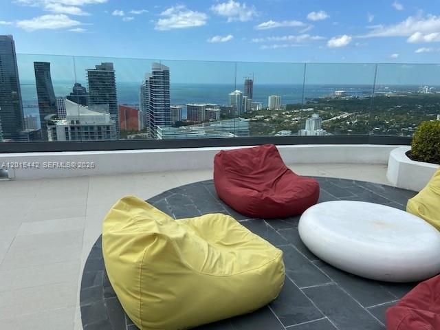 45 SW 9th St 1007, Miami, FL 33130