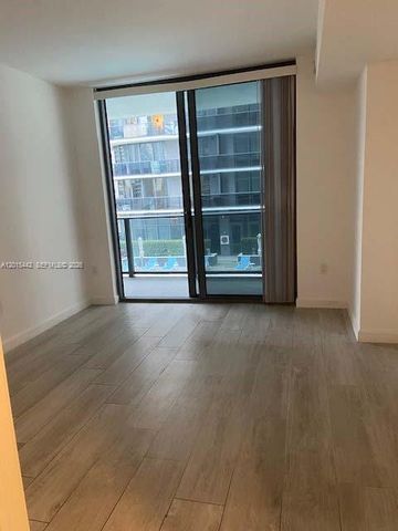 45 SW 9th St 1007, Miami, FL 33130