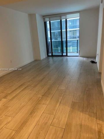 45 SW 9th St 1007, Miami, FL 33130