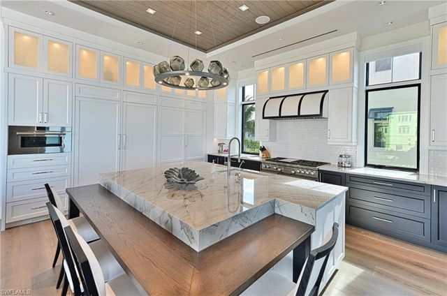 109 Kaula LN, Bonita Springs, FL 34134