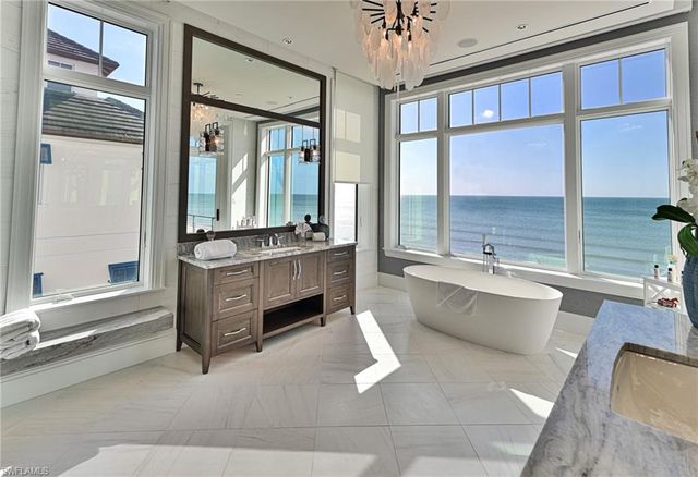 109 Kaula LN, Bonita Springs, FL 34134