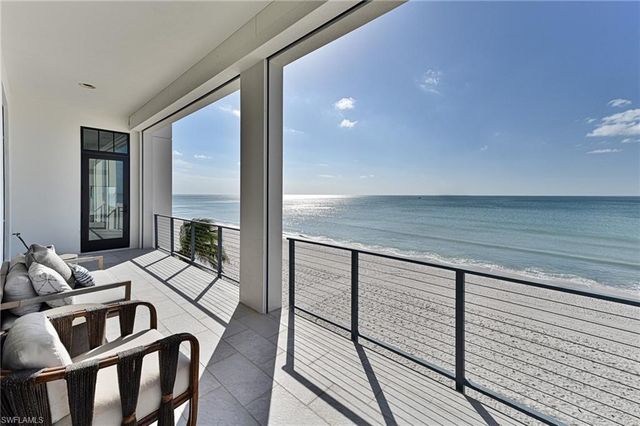 109 Kaula LN, Bonita Springs, FL 34134