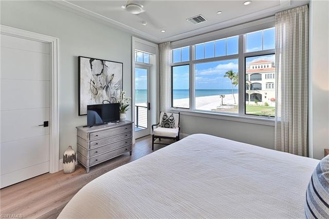 109 Kaula LN, Bonita Springs, FL 34134