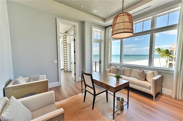 109 Kaula LN, Bonita Springs, FL 34134