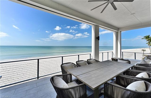 109 Kaula LN, Bonita Springs, FL 34134