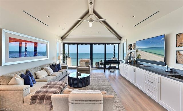 109 Kaula LN, Bonita Springs, FL 34134