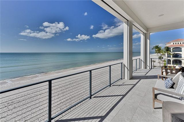 109 Kaula LN, Bonita Springs, FL 34134