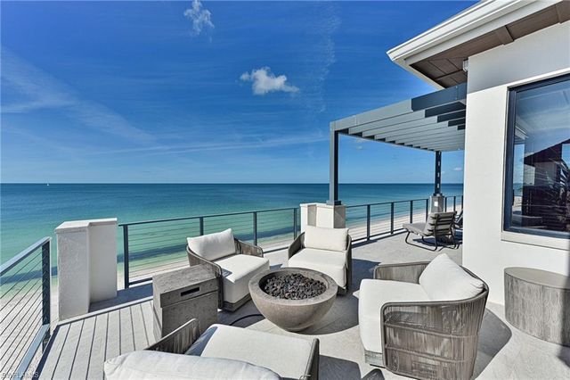 109 Kaula LN, Bonita Springs, FL 34134