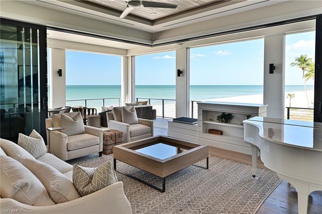 109 Kaula LN, Bonita Springs, FL 34134