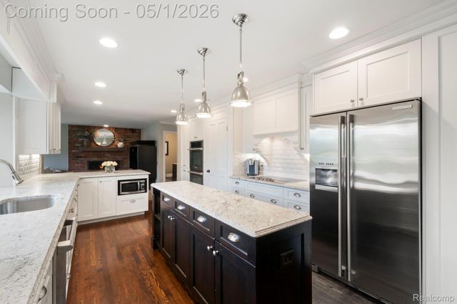 31737 Waltham Court, Beverly Hills Village, MI 48025