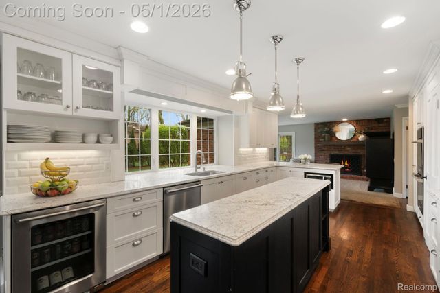 31737 Waltham Court, Beverly Hills Village, MI 48025