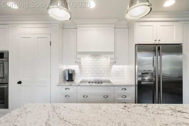 31737 Waltham Court, Beverly Hills Village, MI 48025