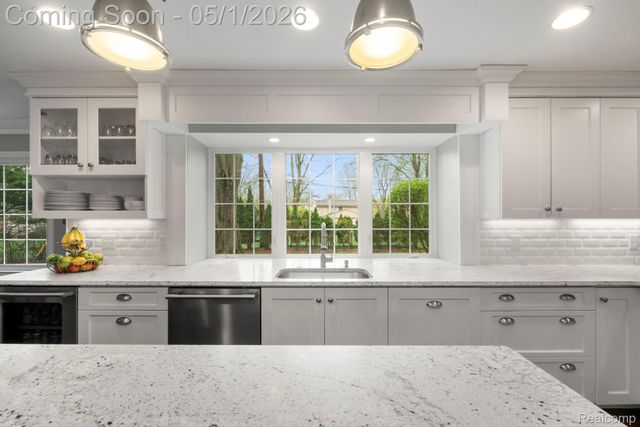 31737 Waltham Court, Beverly Hills Village, MI 48025