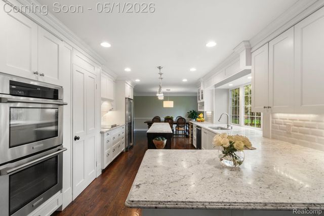 31737 Waltham Court, Beverly Hills Village, MI 48025