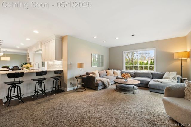 31737 Waltham Court, Beverly Hills Village, MI 48025