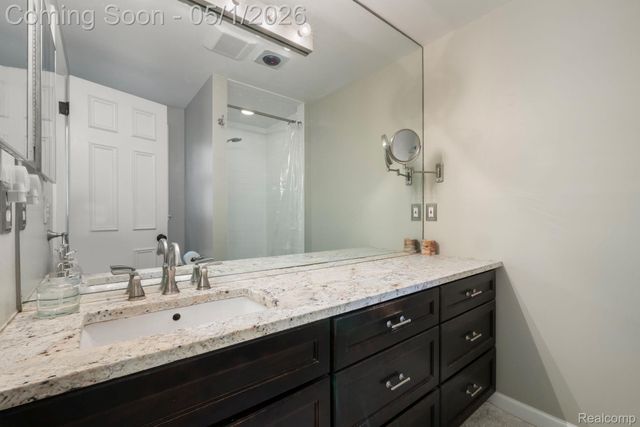 31737 Waltham Court, Beverly Hills Village, MI 48025
