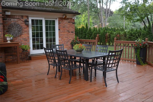 31737 Waltham Court, Beverly Hills Village, MI 48025