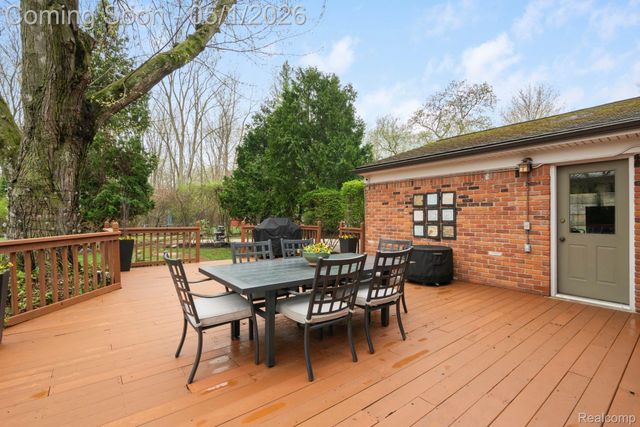 31737 Waltham Court, Beverly Hills Village, MI 48025