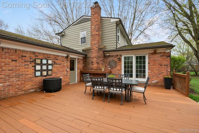 31737 Waltham Court, Beverly Hills Village, MI 48025