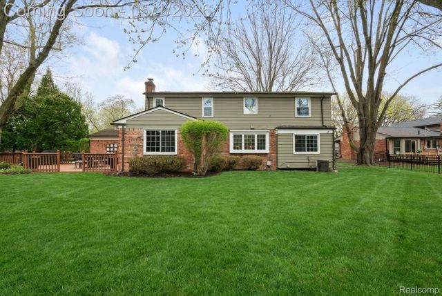 31737 Waltham Court, Beverly Hills Village, MI 48025