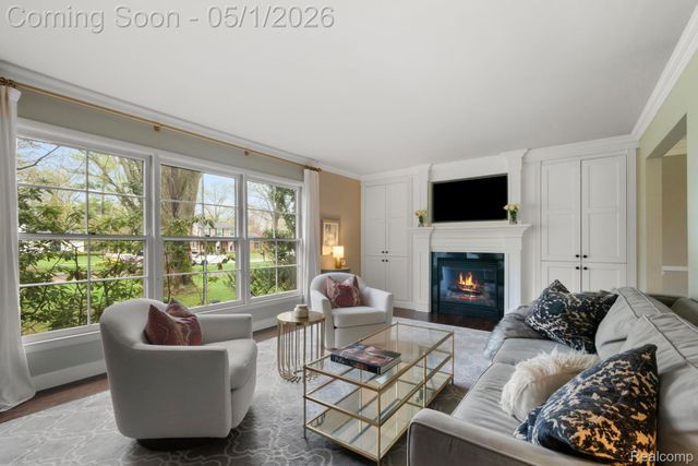31737 Waltham Court, Beverly Hills Village, MI 48025