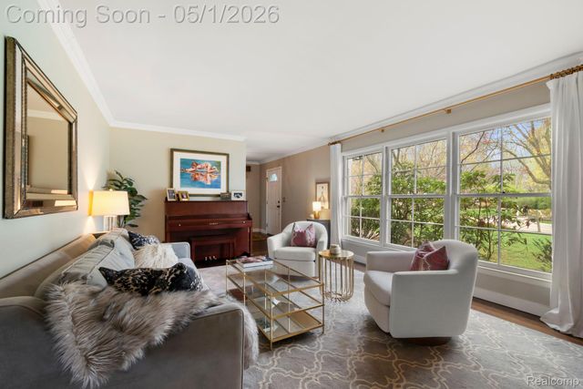 31737 Waltham Court, Beverly Hills Village, MI 48025