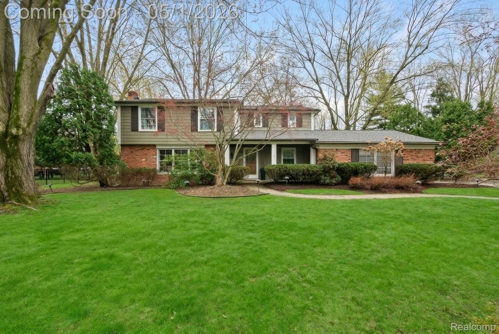 31737 Waltham Court, Beverly Hills Village, MI 48025